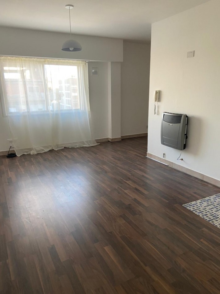 Hermoso departamento centrico reciclado.