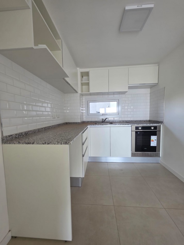Alquiler Departamento 2 Dorm. con Cochera - Edificio Gatica 498
