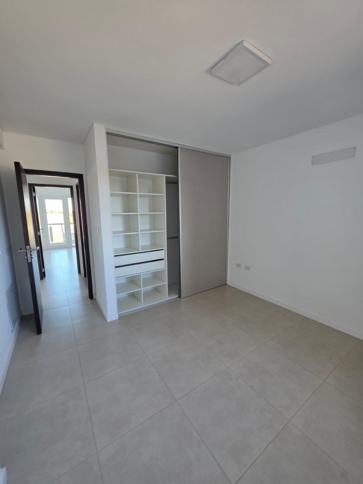 Alquiler Departamento 2 Dorm. con Cochera - Edificio Gatica 498