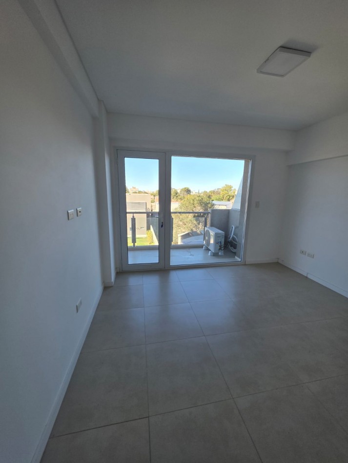 Alquiler Departamento 2 Dorm. con Cochera - Edificio Gatica 498