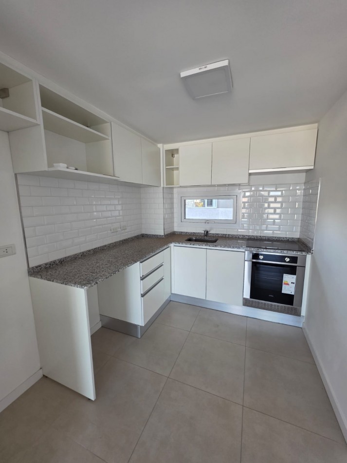 Alquiler Departamento 2 Dorm. con Cochera - Edificio Gatica 498