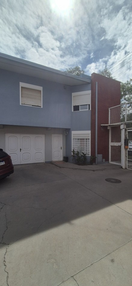 Duplex cuatro dormitorios c/garage en complejo cerrado, Barrio Cumelen
