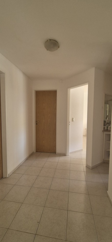 Duplex cuatro dormitorios c/garage en complejo cerrado, Barrio Cumelen