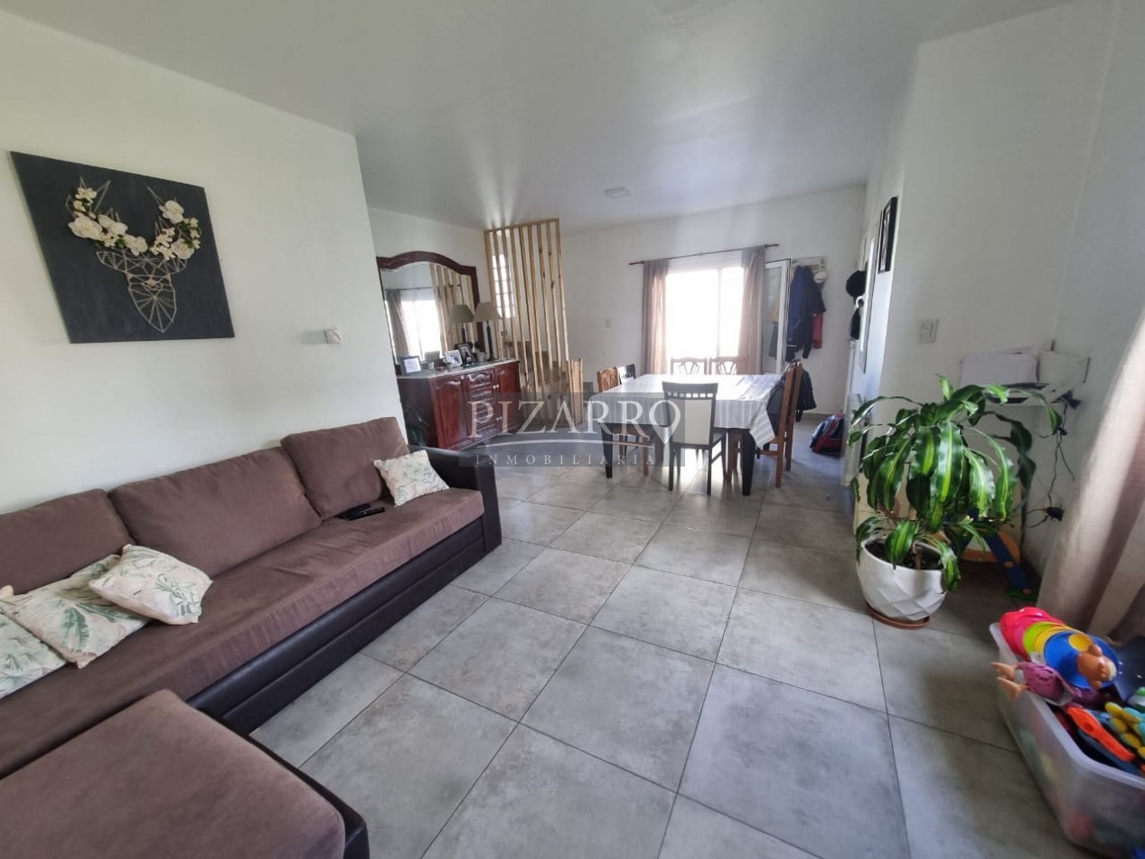 Venta Duplex 3 dorm. Barrio La Peregrina APTO CREDITO!