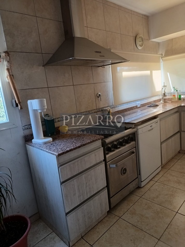 Hermosa Casa de 2 Dorm. en Barrio La Peregrina