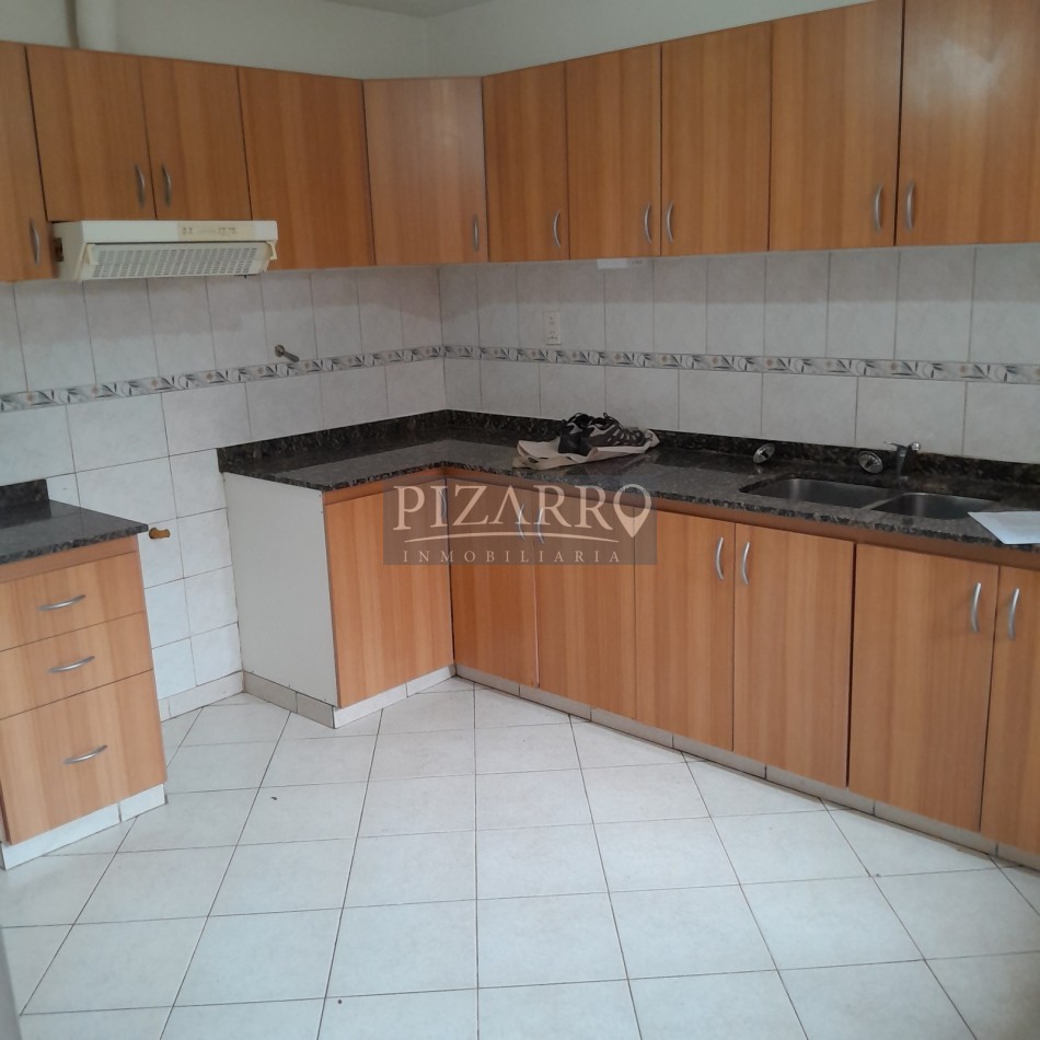 Duplex 2 Dorm. - Patio y Cochera | Catriel Al 200