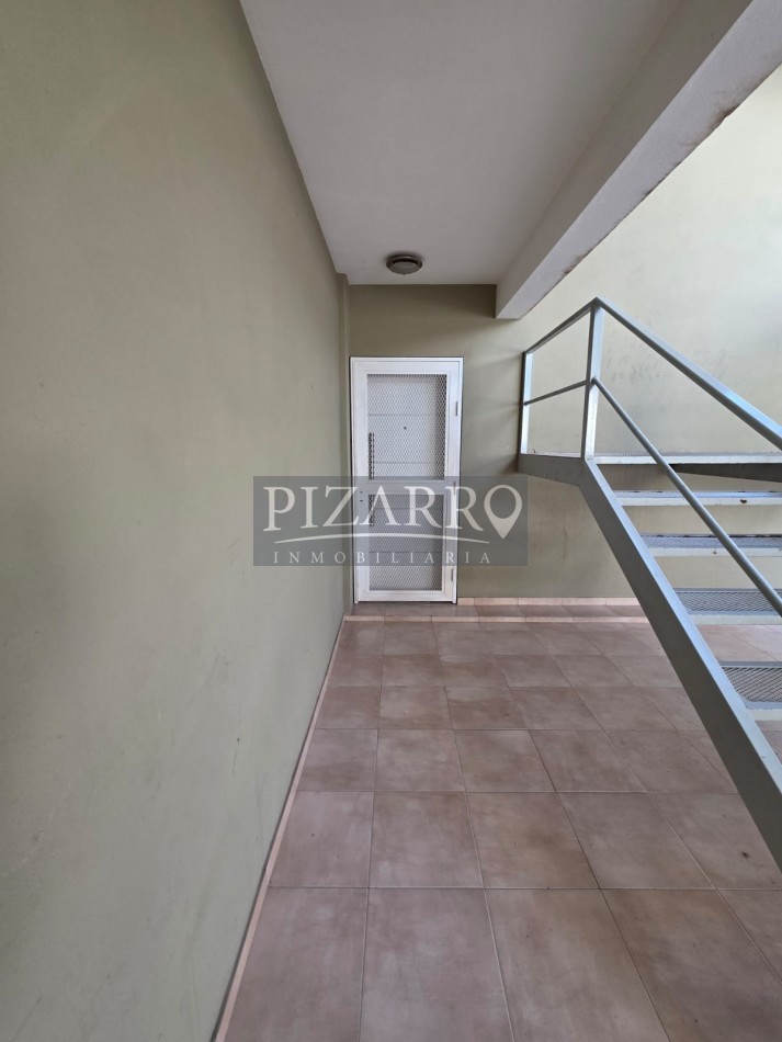 Departamento de un dormitorio - calle Roca 1856.