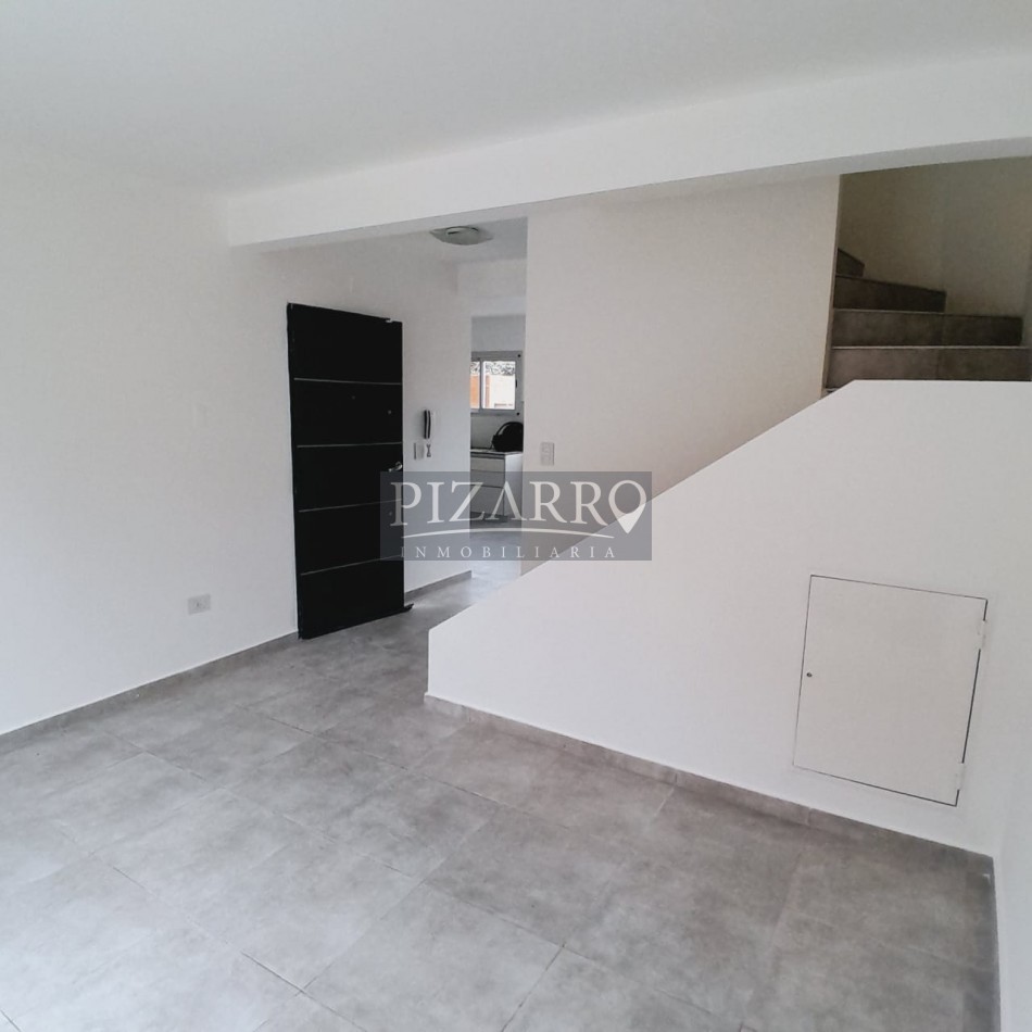 Duplex Tres Dorm. con Patio y Cochera, Barrio Canal V.