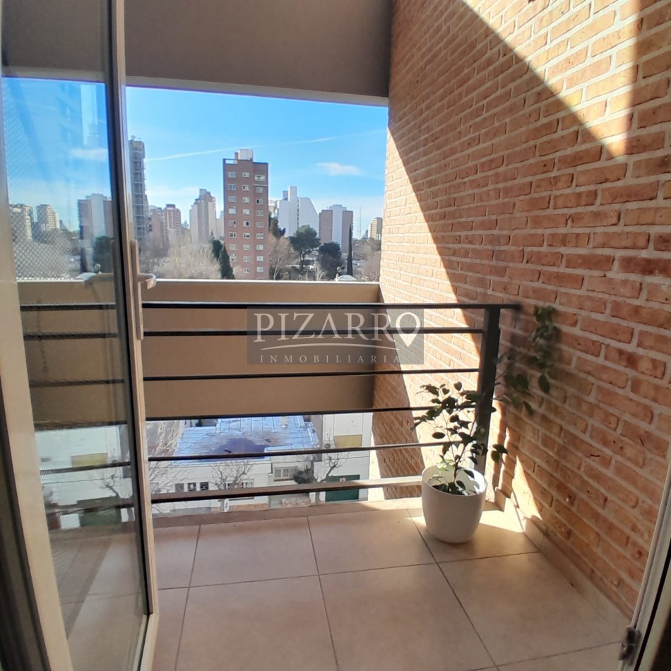 Venta Dpto. un dormitorio con balcon pleno centro Neuquen