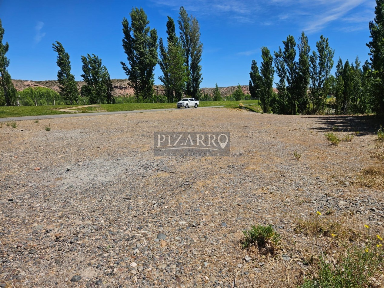 Venta Lote esquina frente al rio y fondo de laguna La Zagala