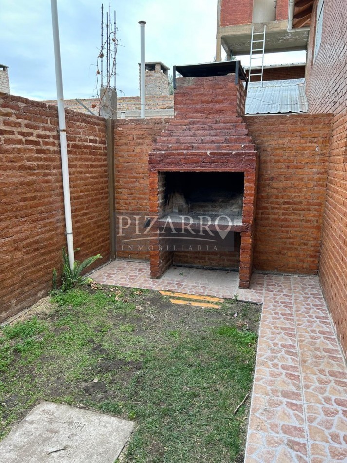Duplex 2 Dorm. - Patio y Cochera | Catriel Al 200