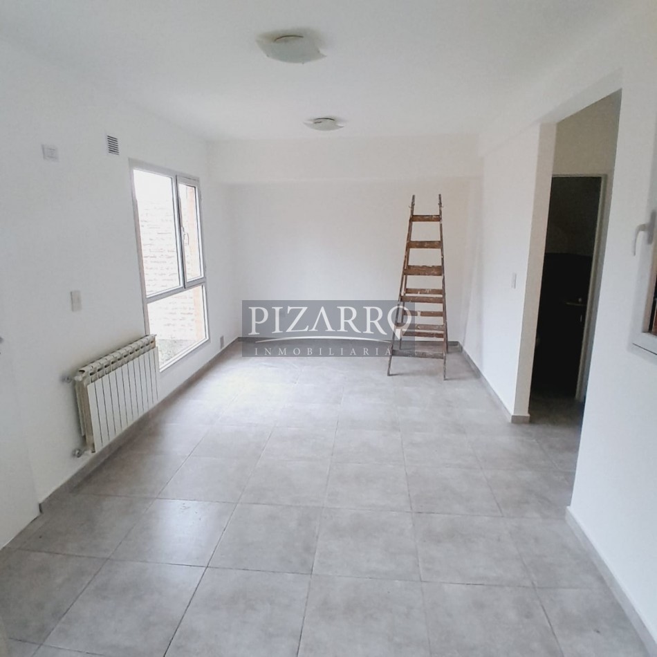 Duplex Tres Dorm. con Patio y Cochera, Barrio Canal V.