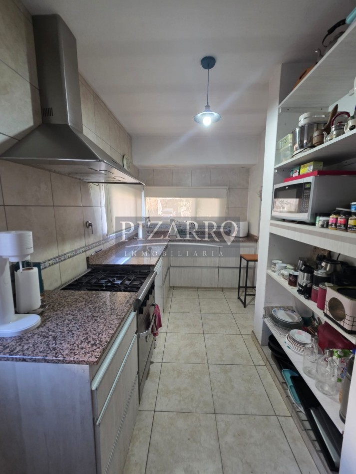 Hermosa Casa de 2 Dorm. en Barrio La Peregrina
