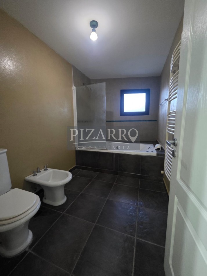 Venta Casa 4 dorm. Comahue Golf Club Neuquen - APTA CREDITO