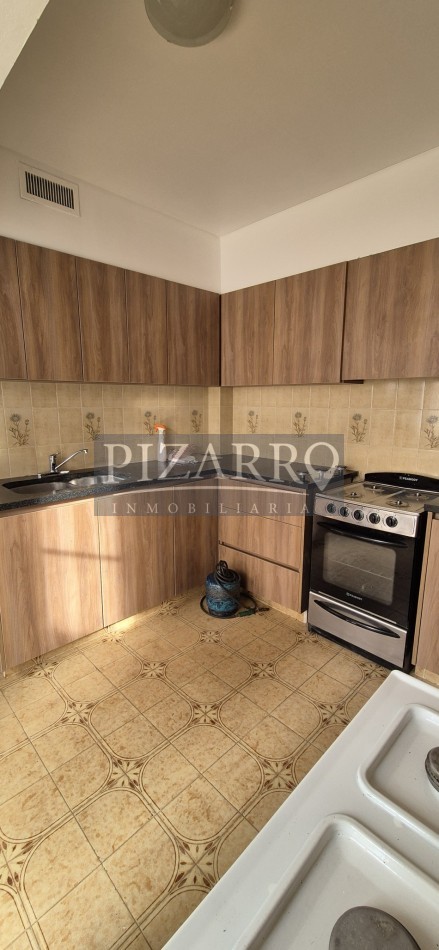 Alquiler Hermoso Triplex tres dorm. con cochera Centrico