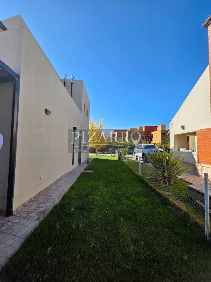 Venta Casa 4 dorm. Comahue Golf Club Neuquen - APTA CREDITO