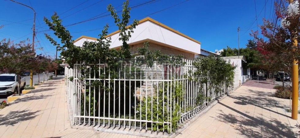 Hermosa casa en Villa Regina