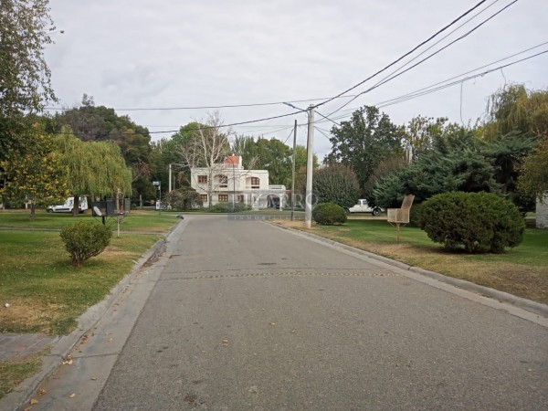 Casa tres dormitorios Barrio Villa Maria.