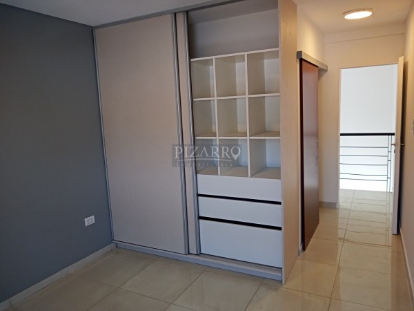 Hermoso Duplex de tres dormitorios en Barrio Perticone, Centenario.