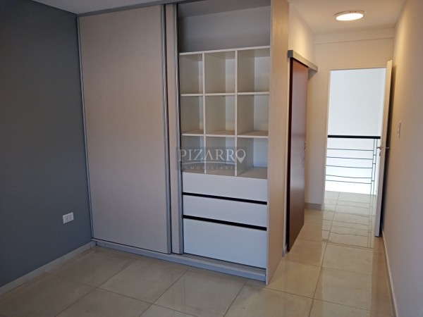 Hermoso Duplex de tres dormitorios en Barrio Perticone, Centenario.