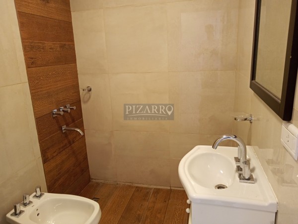 Hermoso Duplex de tres dormitorios en Barrio Perticone, Centenario.