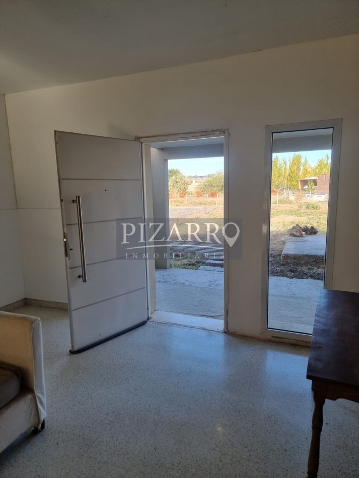 Alquiler Casa Una Planta en B° Privado El Vergel