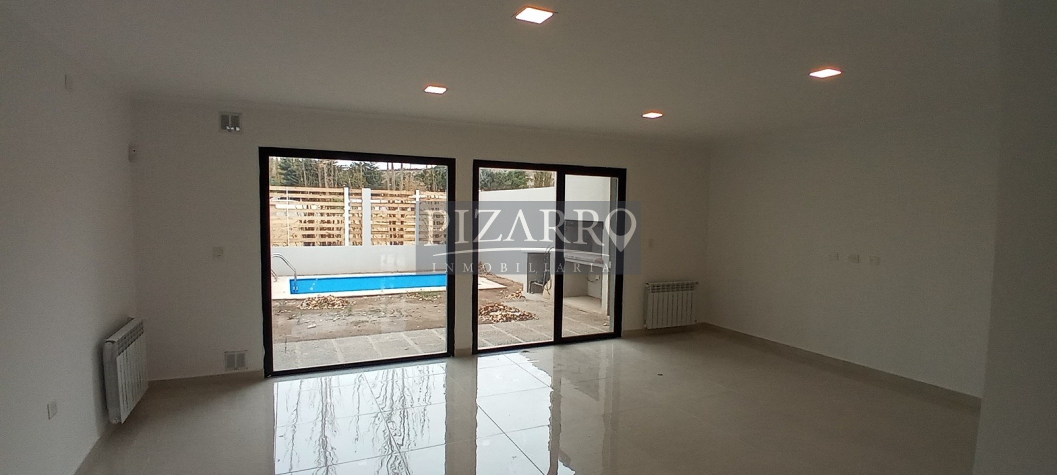 Duplex Tres Dormitorios, Barrio Tierra Mansa, Centenario.