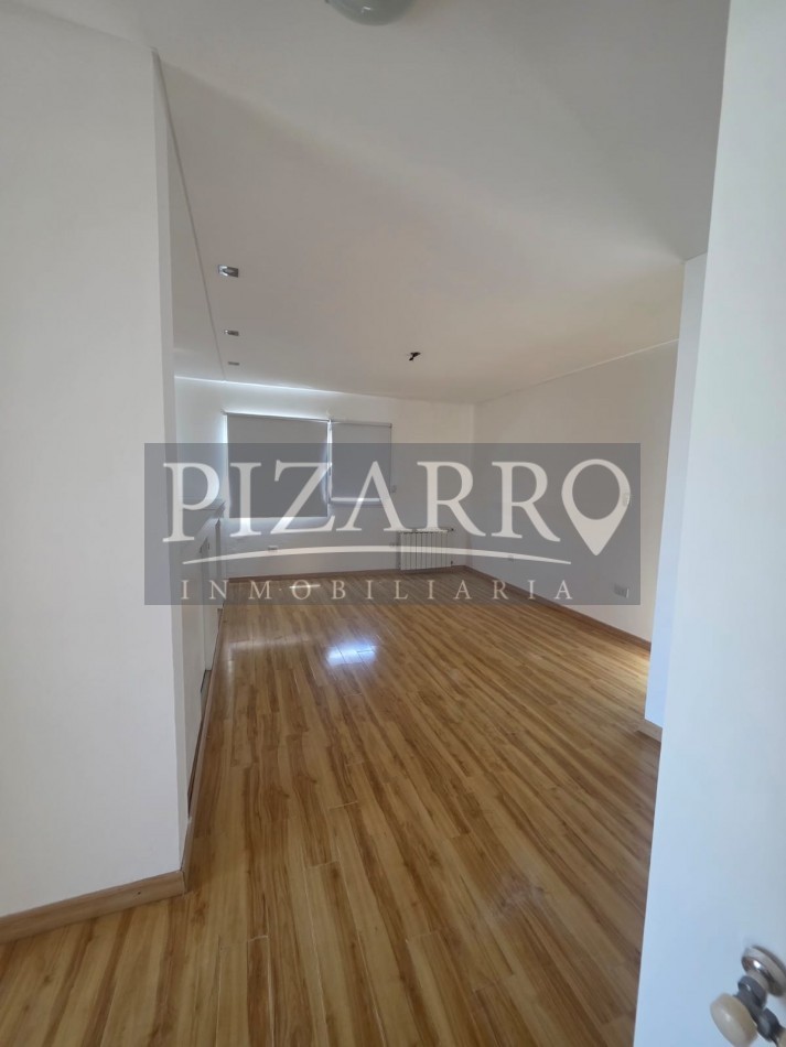 Venta Casa tres dorm. con piscina B° La Zagala - Apta credito