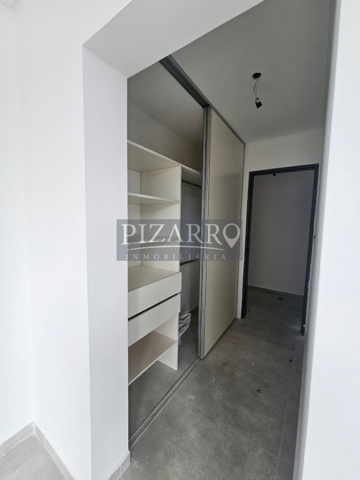 Venta Duplex Nivel Gerencial tres dormitorios zona Confluencia