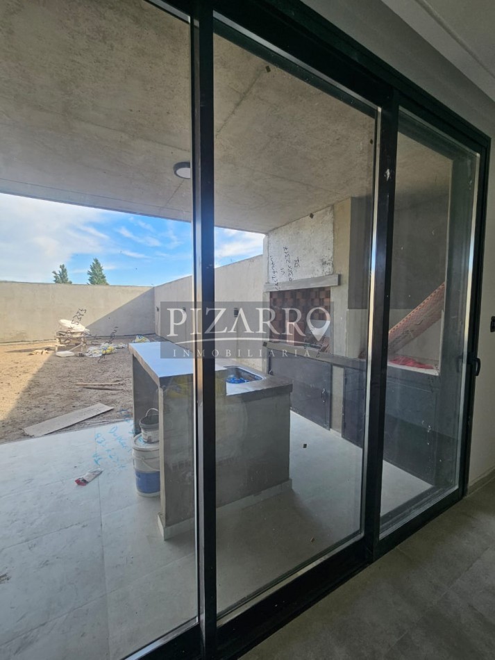 Venta Duplex Nivel Gerencial tres dormitorios zona Confluencia