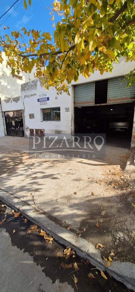 Lote con galpon y tres dptos (ideal inversion)