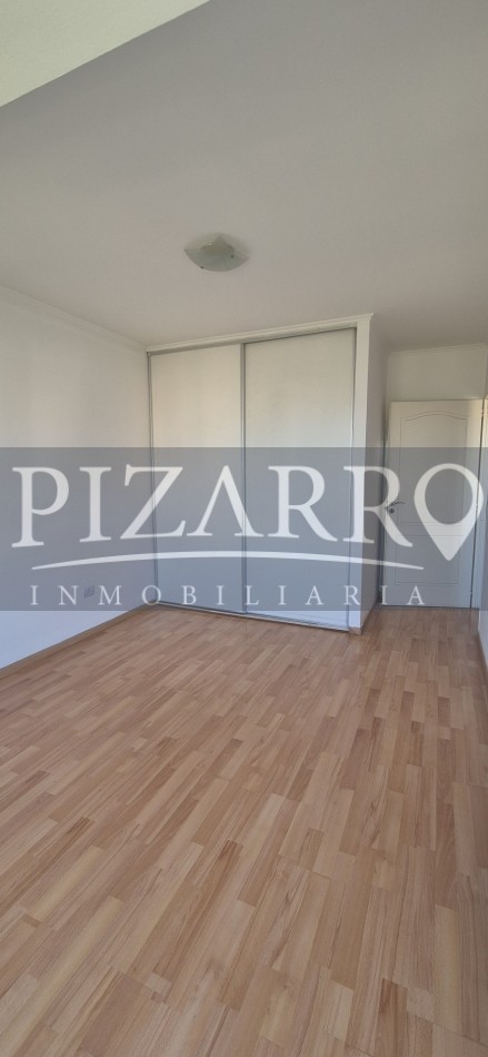 Amplio departamento con cochera y baulera