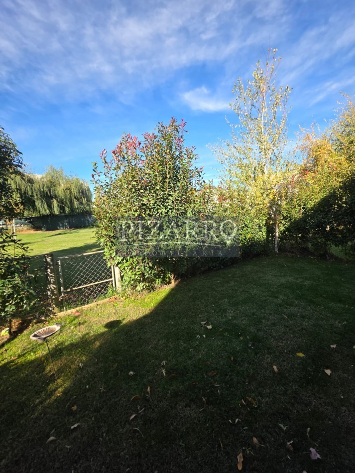 Duplex tres Dormitorios Barrio Naturaleza La Peregrina