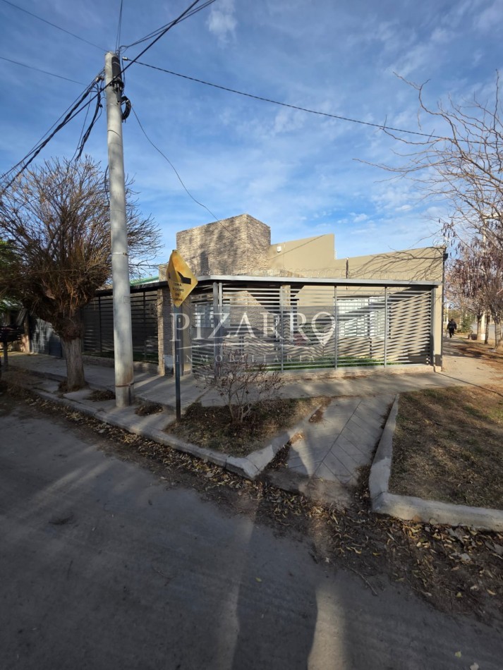 Alquiler Casa en Esquina 3 Dorm. - Ignacio Rivas y Forquera, Neuquen