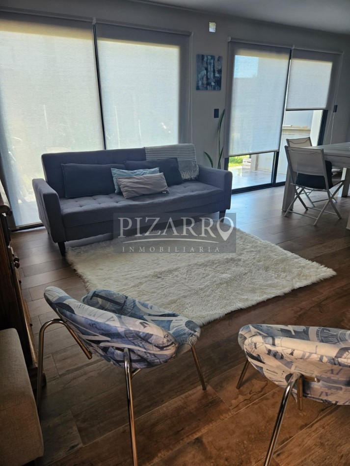 Duplex de 2 dormitorios + escritorio en B° La Peregrina