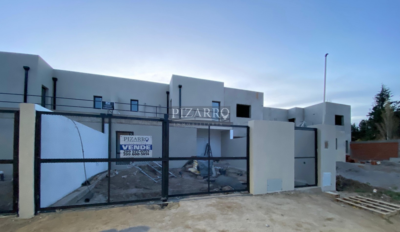 Venta Duplex tres dorm. patio y parrillaen zona Confluencia