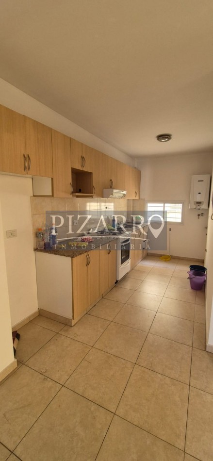 Departamento de un dormitorio - calle Roca 1856.