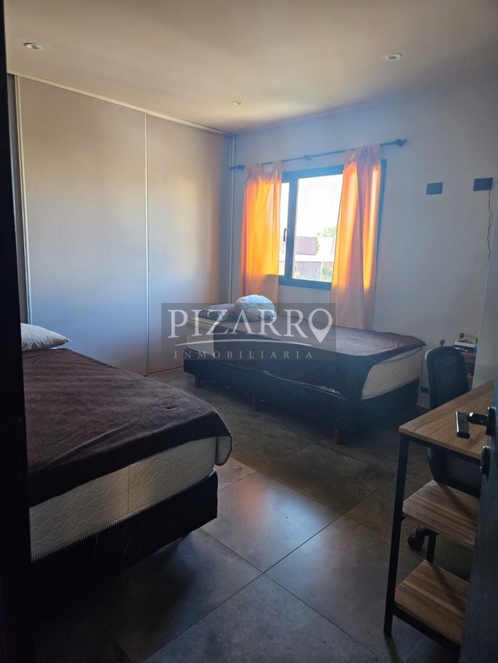 Duplex de 2 dormitorios + escritorio en B° La Peregrina