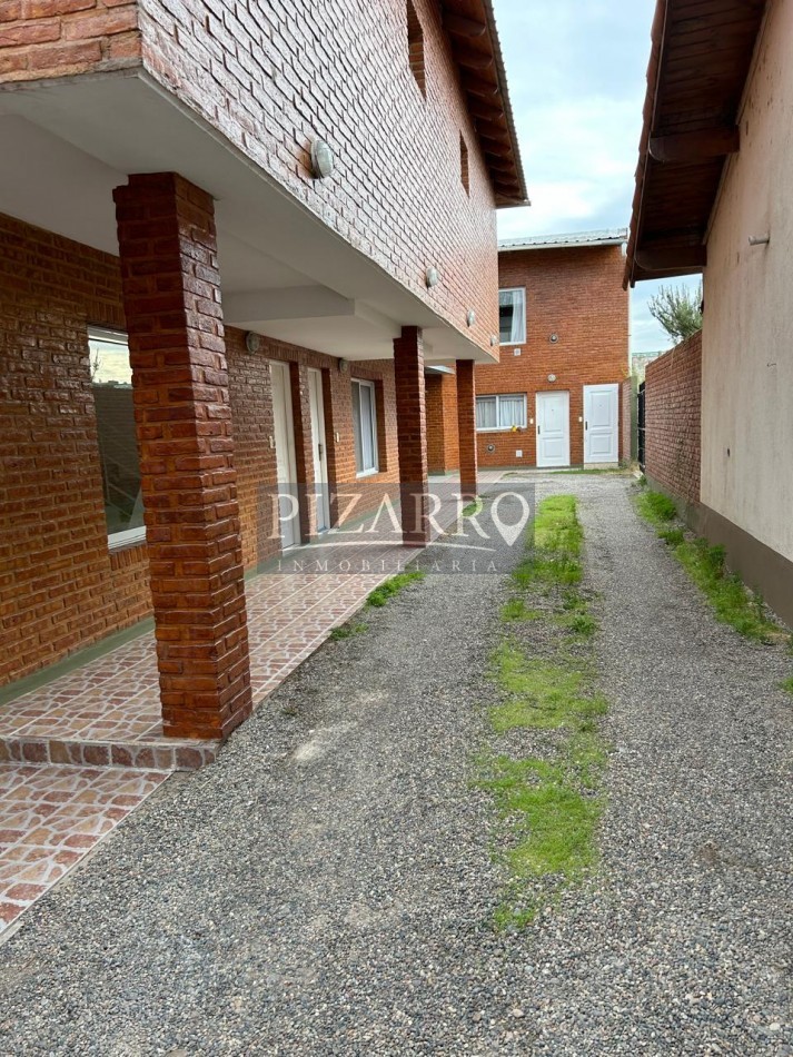 Duplex 2 Dorm. - Patio y Cochera | Catriel Al 200