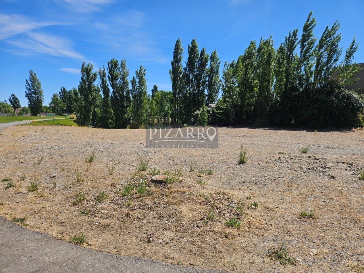 Venta Lote esquina frente al rio y fondo de laguna La Zagala