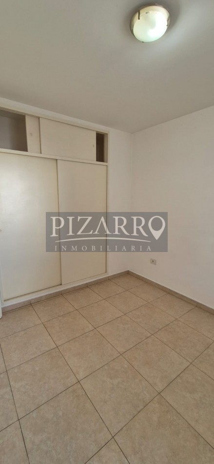 Departamento de un dormitorio - calle Roca 1856.