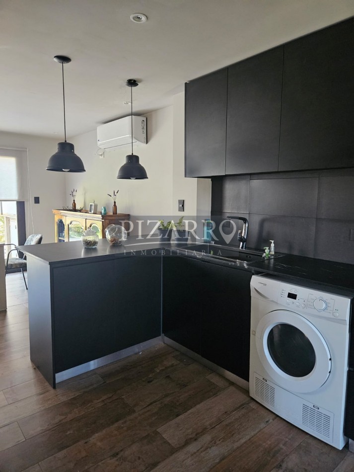 Duplex de 2 dormitorios + escritorio en B° La Peregrina