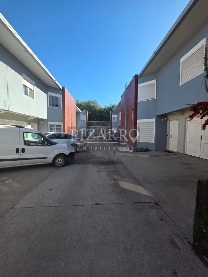Alquiler Duplex 3 dorm en Complejo Cerrado.