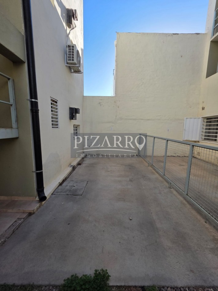 Departamento de un dormitorio - calle Roca 1856.