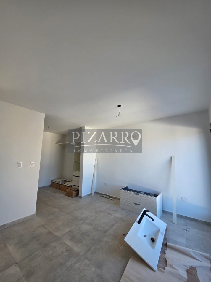 Venta Duplex tres dorm. patio y parrillaen zona Confluencia