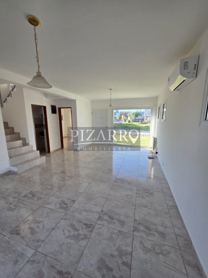 Duplex 4 Dormitorios - Barrio La Peregrina