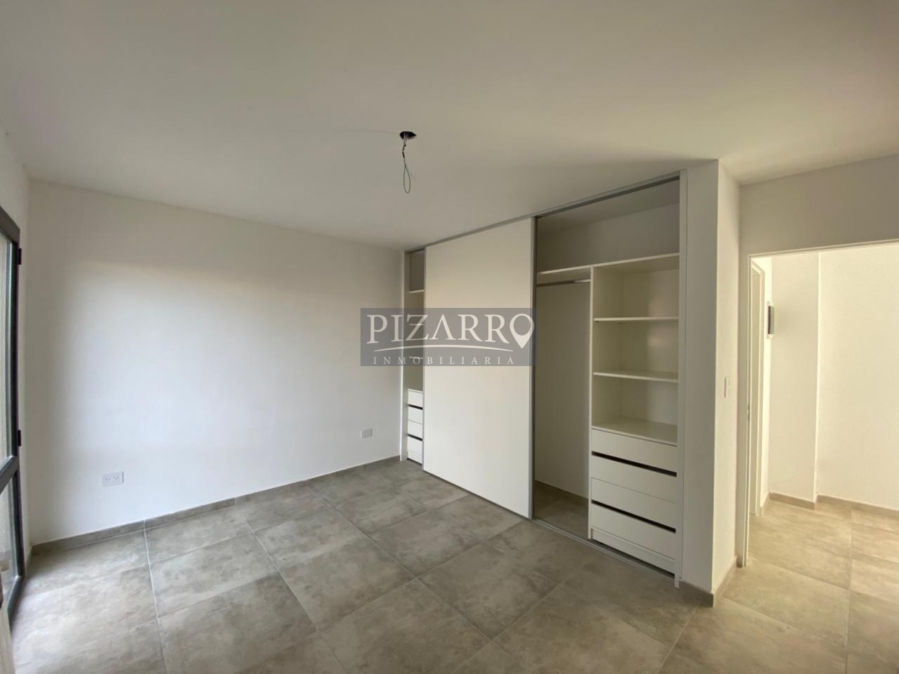 Venta Duplex tres dorm. patio y parrillaen zona Confluencia