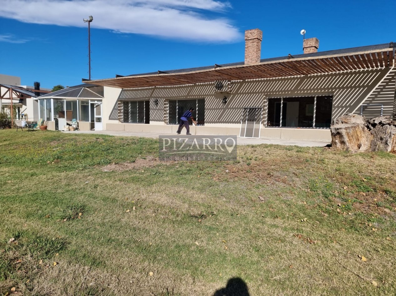 Alquiler Casa Una Planta en B° Privado El Vergel