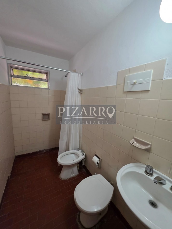 Casa Tres Dormitorios con Jardin y Garage - Barrio Melipal