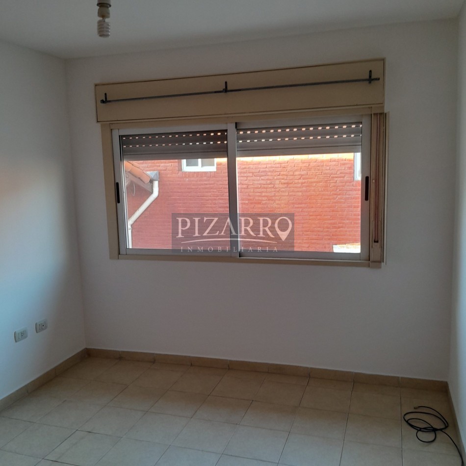 Alquiler Duplex 3 Dorm. - Patio y Cochera | Catriel Al 200